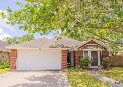 225 Spur Dr, Victoria, TX 77904