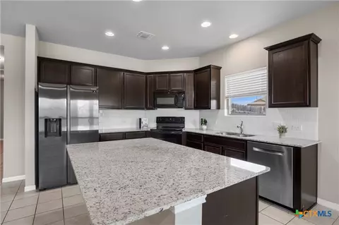 Kitchen - 7617 Lee Hall Loop, Temple, TX 76502 photo 1 of 2