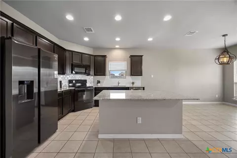 Kitchen - 7617 Lee Hall Loop, Temple, TX 76502 photo 2 of 2