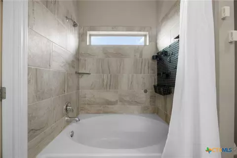 Bath - 7617 Lee Hall Loop, Temple, TX 76502 photo 4 of 4