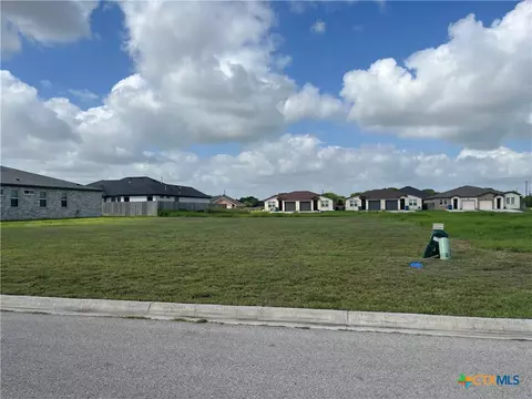 110 Carmine Ave, Port Lavaca, TX 77979