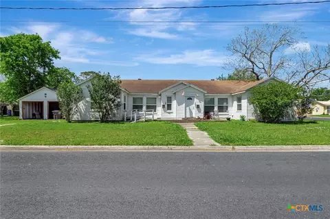 1005 Macarthur St, Victoria, TX 77901