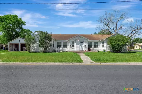 1005 Macarthur St, Victoria, TX 77901