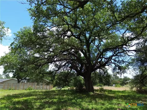 731 Santa Maria Rd, Salado, TX 76571