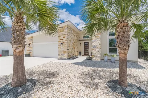 228 Cruising Oak St, San Marcos, TX 78666