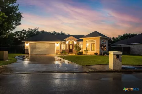 1328 Dime Box Cir, New Braunfels, TX 78130