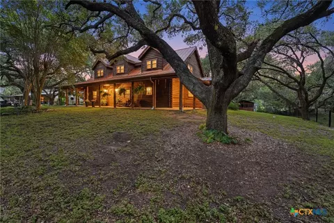 3275 Live Oak Rd, Cuero, TX 77954