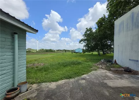 Exterior - 503 E Dallas Ave, Seadrift, TX 77983 photo 3 of 5