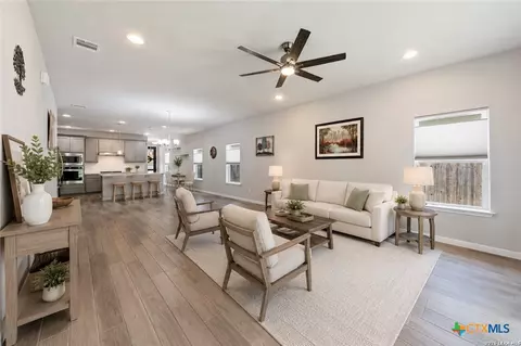 129 Lacey Oak Loop, San Marcos, TX 78666