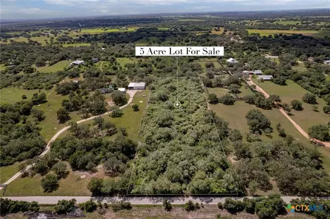 000 W Albrecht Rd, Victoria, TX 77905
