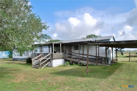 486 County Road 95d, Moulton, TX 77975