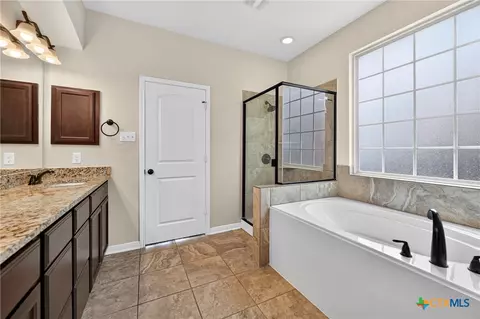 Bath - 7905 Northgate Loop, Temple, TX 76502 photo 1 of 2