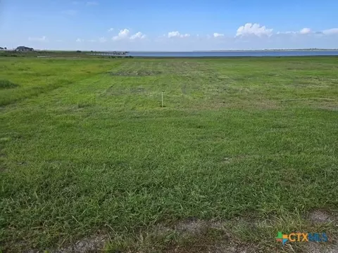 13 Redfish Way, Port Lavaca, TX 77979