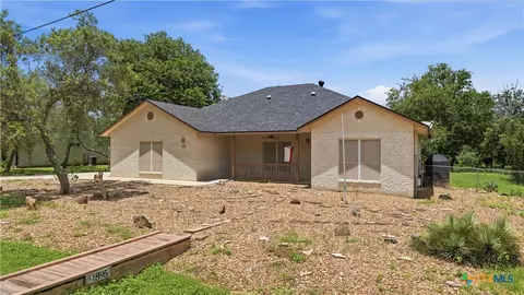 1895 Flaming Oak Dr, New Braunfels, TX 78132
