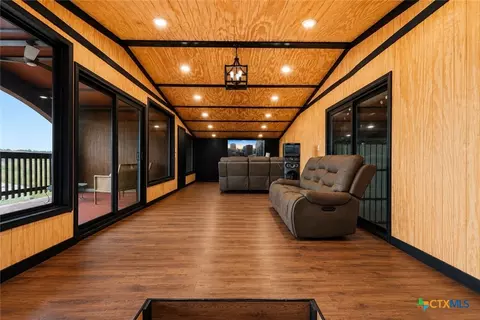 1701 County Road 466, Elgin, TX 78621 photo 4