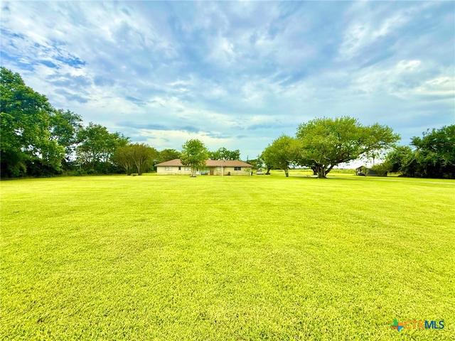 3652 Fm-1822, Edna, TX 77957