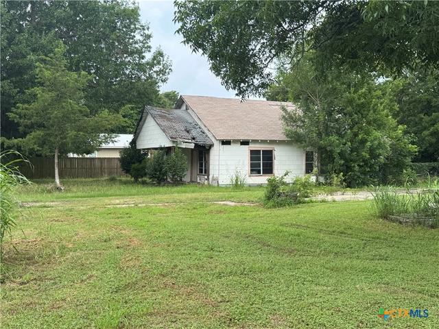 206 Farish Ave, Rosebud, TX 76570