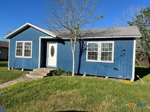 436 Illinois St, Bloomington, TX 77951