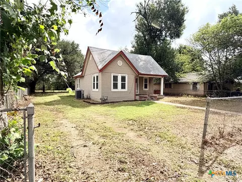 Exterior - 702 E 18th St, Cameron, TX 76520 photo 1 of 6