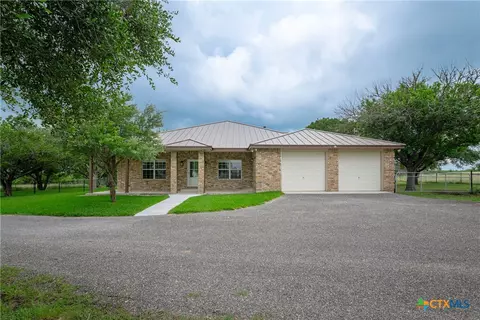 1919 Wetz Rd, Marion, TX 78124