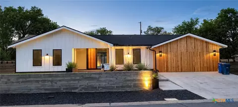 57 Ohio St, New Braunfels, TX 78130