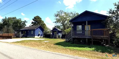 1017 W Nueces St, Victoria, TX 77901