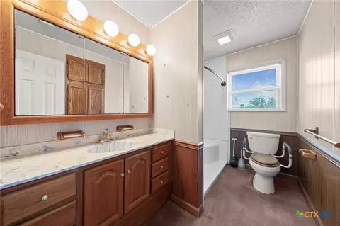 Bath - 6050 Epperson Rd, Temple, TX 76504 photo 3 of 4