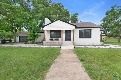 102 Elmo St, Florence, TX 76527