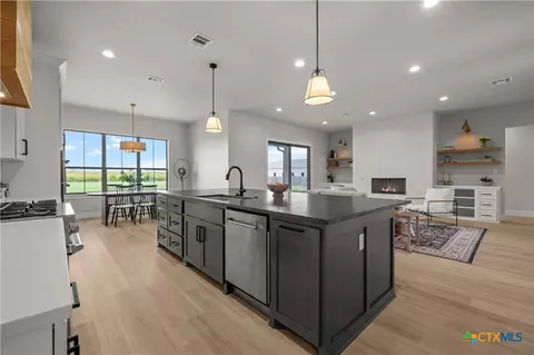 Kitchen - 8152 Evenfall Ln, Temple, TX 76501 photo 5 of 5