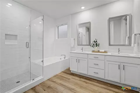 Bath - 421 Abruzzi St, Leander, TX 78641 photo 1 of 4