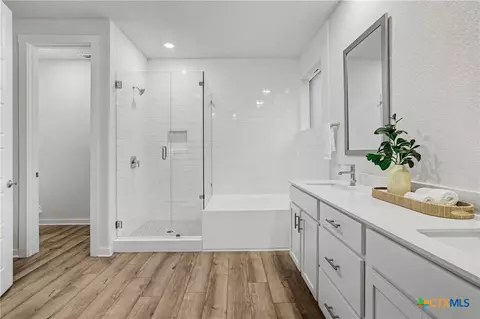 Bath - 421 Abruzzi St, Leander, TX 78641 photo 2 of 4