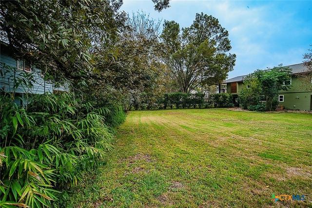 187 Royal George Cir, Mcqueeney, TX 78123