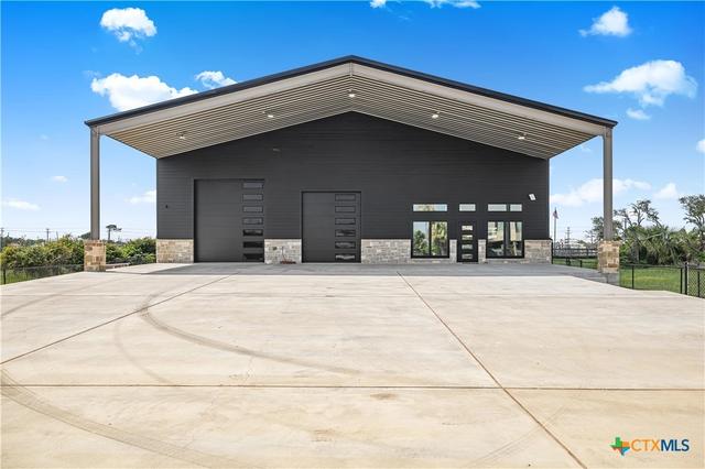72 Southwind Dr, Port O'connor, TX 77982