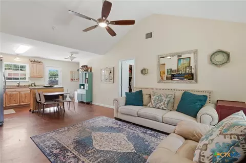 554 W Austin St, Luling, TX 78648 photo 9