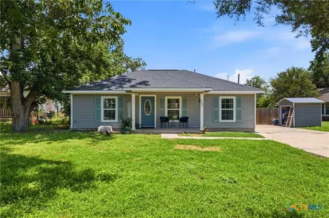 554 W Austin St, Luling, TX 78648 photo 3