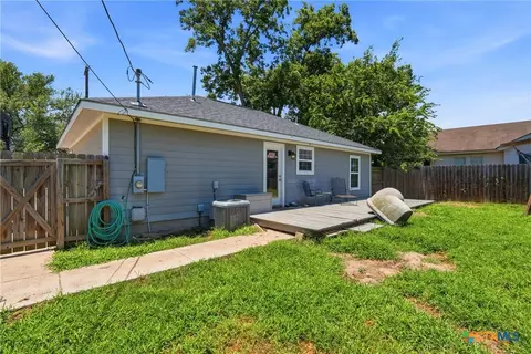 554 W Austin St, Luling, TX 78648 photo 35