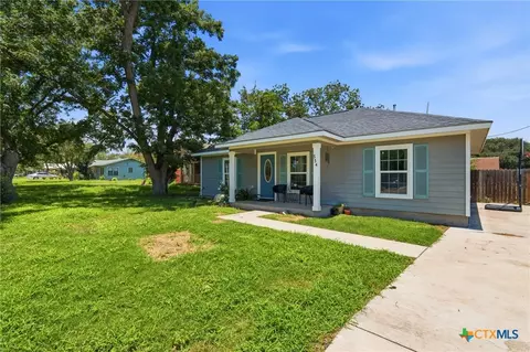 554 W Austin St, Luling, TX 78648 photo 6