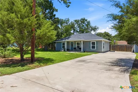 554 W Austin St, Luling, TX 78648 photo 1