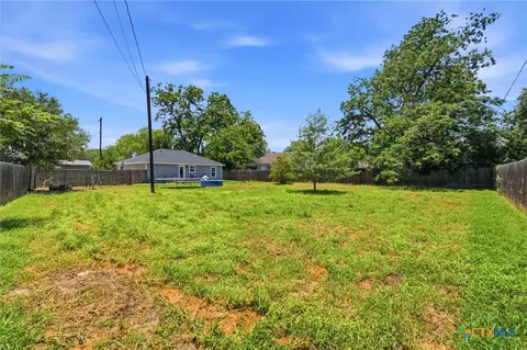 554 W Austin St, Luling, TX 78648 photo 40