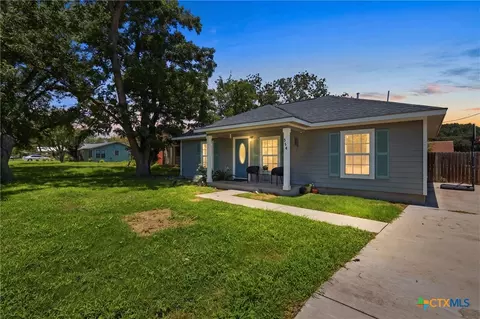554 W Austin St, Luling, TX 78648 photo 5