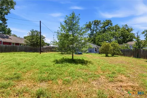 554 W Austin St, Luling, TX 78648 photo 41