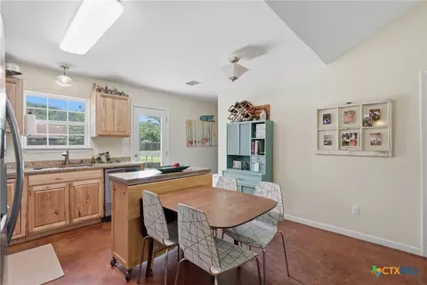 554 W Austin St, Luling, TX 78648 photo 21