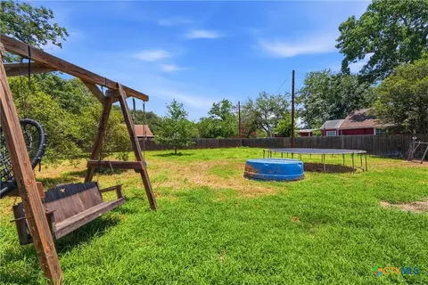 554 W Austin St, Luling, TX 78648 photo 38