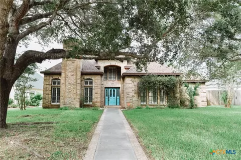 406 Woodway Dr, Victoria, TX 77904