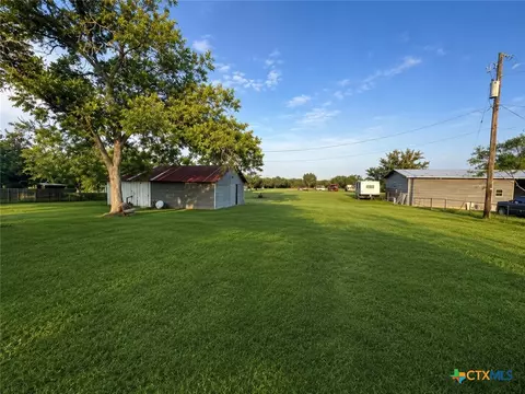 Exterior - 312 Willow Ave, Luling, TX 78648 photo 3 of 3