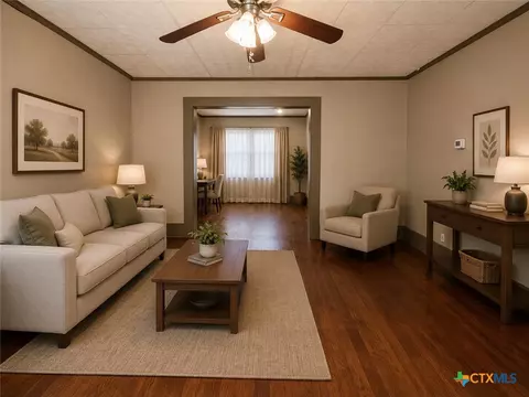 Living - 312 Willow Ave, Luling, TX 78648 photo 2 of 6