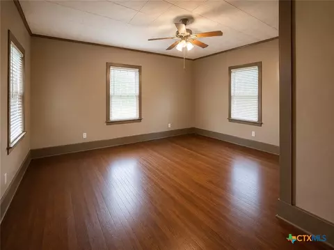 Living - 312 Willow Ave, Luling, TX 78648 photo 6 of 6