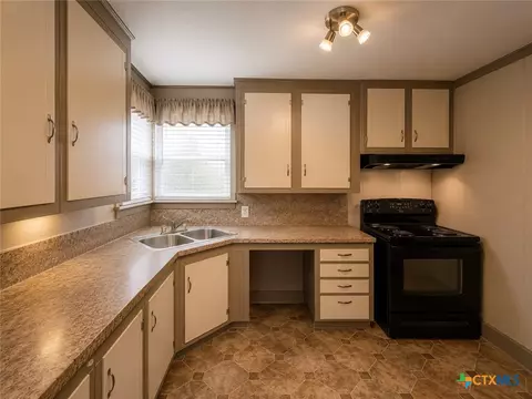 Kitchen - 312 Willow Ave, Luling, TX 78648 photo 1 of 1
