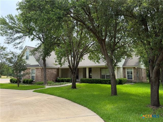 901 Salado Oaks Dr, Salado, TX 76571