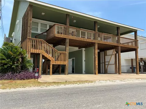 103 W Commerce St, Port O'connor, TX 77982